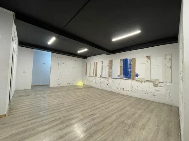 Tirane, jepet me qera ambjent biznesi Kati 2, 115 m² 1.500 € (Blloku)