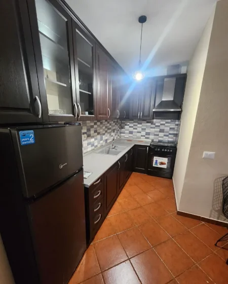 Tirane, jepet me qera apartament 1+1 Kati 4, 56 m² 570 € (IRFAN TOMINI)