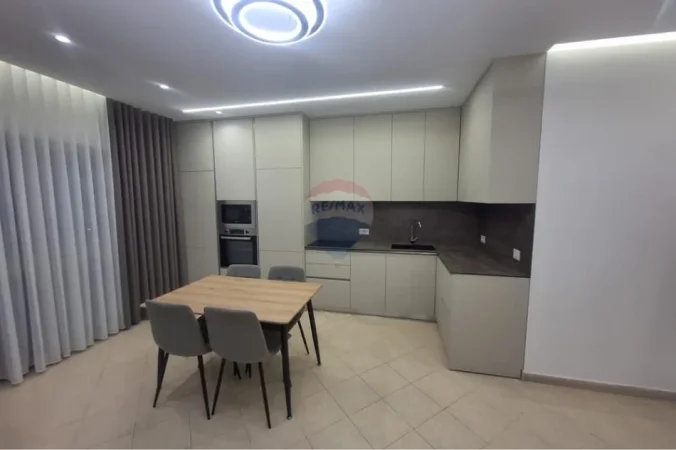 Tirane, jepet me qera apartament 2+1 Kati 2, 128 m² 600 € 