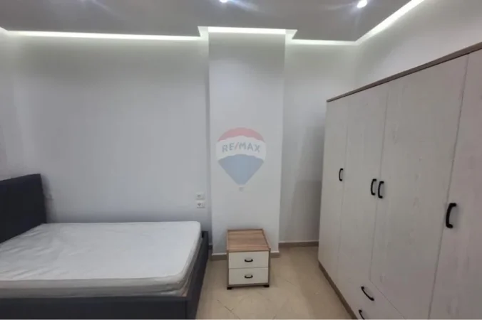 Tirane, jepet me qera apartament 2+1 Kati 2, 128 m² 600 € 