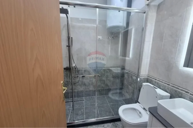 Tirane, jepet me qera apartament 2+1 Kati 2, 128 m² 600 € 