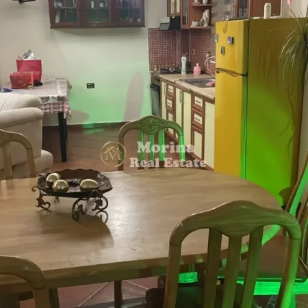 Tirane, jepet me qera shtepi 2+1 Kati 2, 150 m² 600 € (Ali Demi)