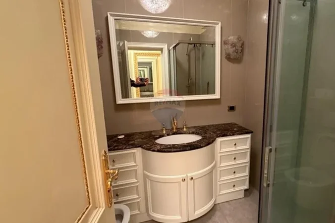 Tirane, jepet me qera apartament 2+1 , 85 m² 1.000 € 