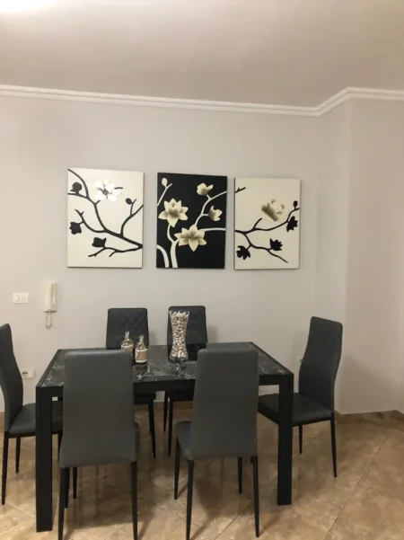 Tirane, shitet apartament 2+1+Aneks+Ballkon Kati 4, 240 m² 250.000 € (kompleksi colombo 2)