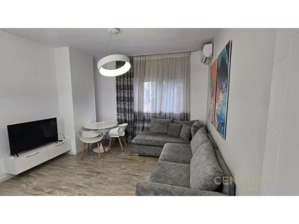 Tirane, jepet me qera apartament 1+1 Kati 2, 60 m² 700 € (9 Kateshet)