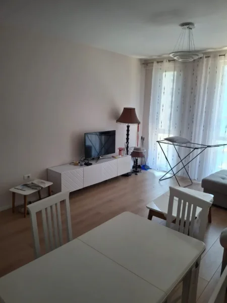 Tirane, jepet me qera apartament 2+1 Kati 4, 100 m² 650 € (Ish Fusha e Aviacionit)