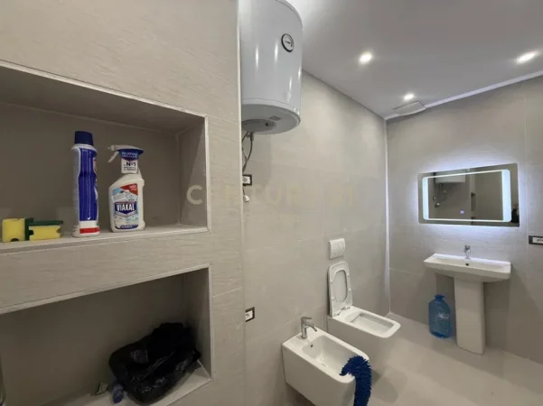 Tirane, shes apartament 2+1 Kati 6, 108 m² 250.000 € (Bulevardi i Ri)
