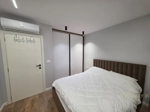 Tirane, jepet me qera apartament 1+1 Kati 3, 60 m² 850 € (Ish Blloku)