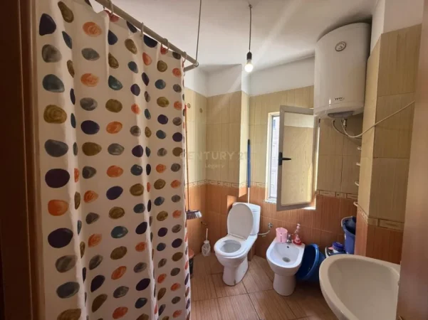 Tirane, shes apartament 1+1 Kati 4, 64 m² 96.000 € (Fresku)