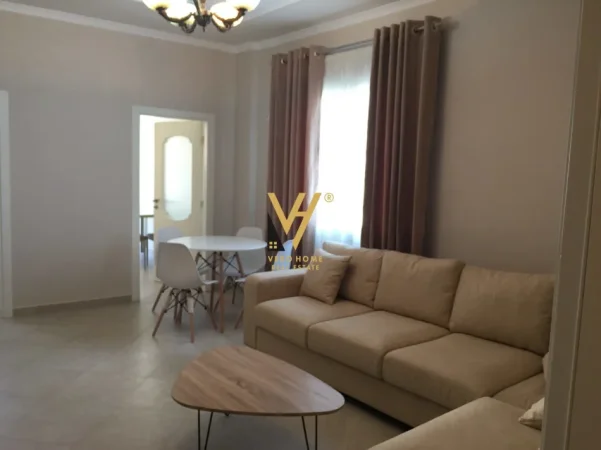 Tirane, jepet me qera apartament 1+1+Ballkon Kati 4, 60 m² 400 € (FRESKU)