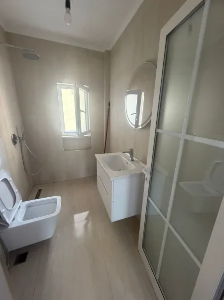 Tirane, shitet apartament 1+1 Kati 5, 54 m² 98.000 € (PORCELAN)