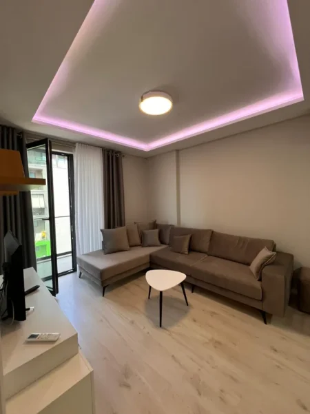 Tirane, jepet me qera apartament 2+1 Kati 7, 100 m² 725 € (Astir)