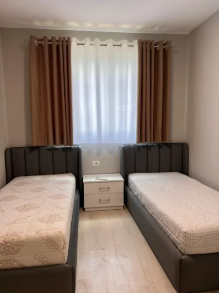 Tirane, jepet me qera apartament 2+1 Kati 7, 100 m² 725 € (Astir)