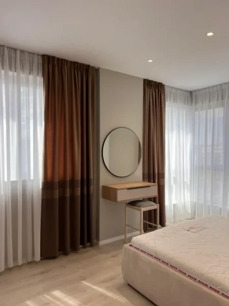 Tirane, jepet me qera apartament 2+1 Kati 7, 100 m² 725 € (Astir)