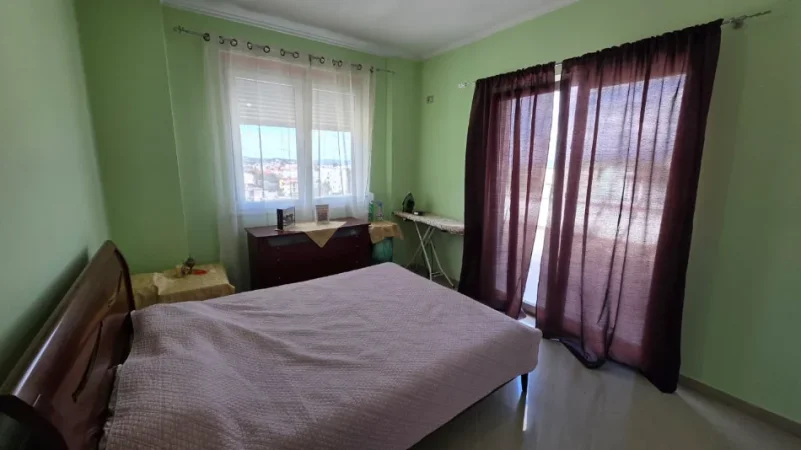 Tirane, jepet me qera apartament 2+1+Ballkon , 100 m² 550 € (Kodra e Diellit)