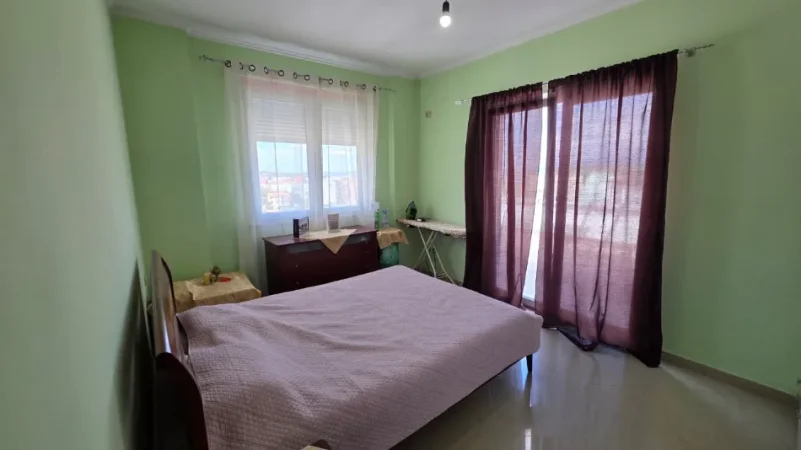 Tirane, jepet me qera apartament 2+1+Ballkon , 100 m² 550 € (Kodra e Diellit)