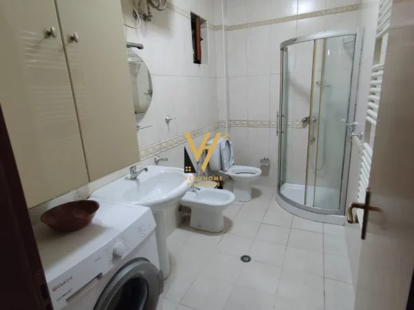 Tirane, jepet me qera apartament 1+1+Ballkon Kati 3, 60 m² 620 € (SHKOLLA E BALETIT)
