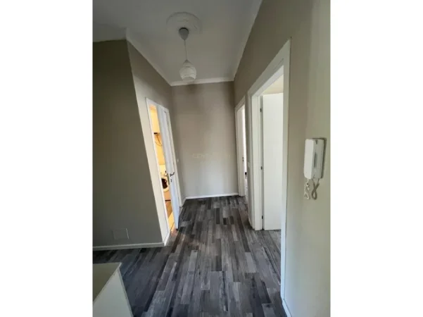 Tirane, jepet me qera apartament 2+1 Kati 2, 85 m² 550 € (Tregu Elektrik)