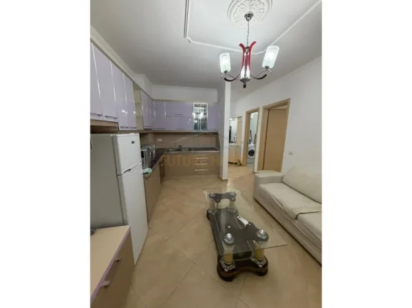 Tirane, jepet me qera apartament 1+1+Ballkon Kati 3, 55 m² 400 € (Astir)