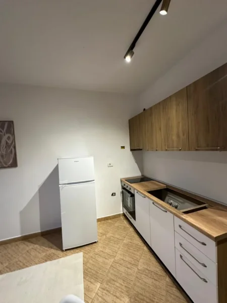 Shqiperi, shitet garsonier 1+1 Kati 4, 34 m² 56.000 € (Shkëmbi i Kavajës)