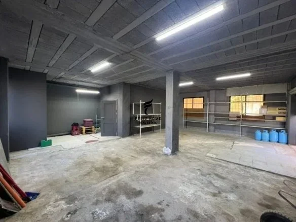 Tirane, jepet me qera magazine Kati 0, 120 m² 650 € (LAPRAKE)