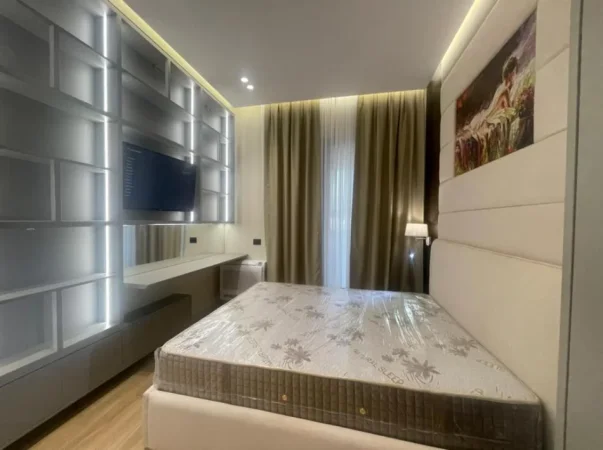 Tirane, jepet me qera apartament 1+1 Kati 5, 75 m² 1.000 € (Square 21)