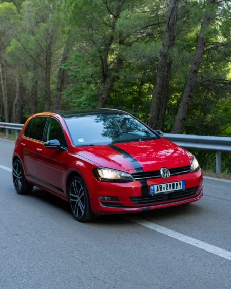 Tirane, shes makine Voltswagen Nafte, e kuqe automatik 176.000 km 9.900 €