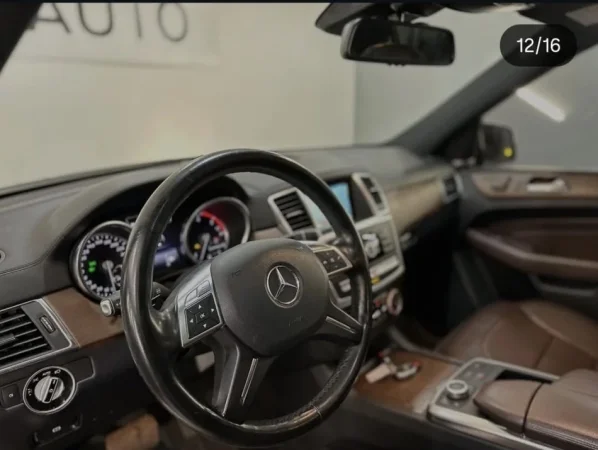 Tirane, shes makine Mercedes Nafte, e zeze automatik Klima 240.000 km 14.997 €