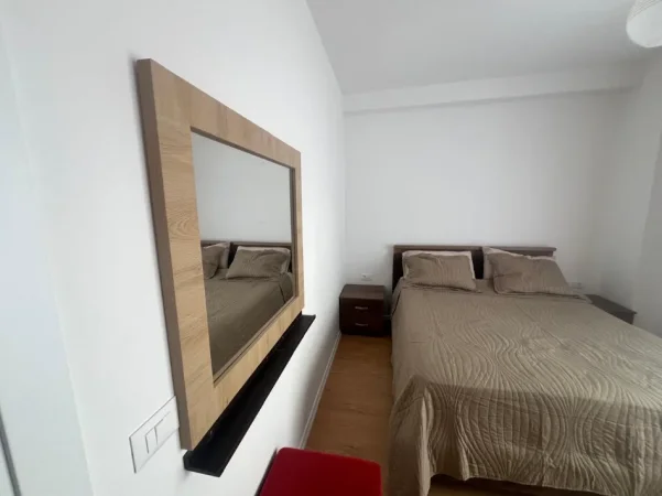 Jepet me qira apartament 1+1 , Kati 7 me ashensor, 600 Euro, ne Don Bosko