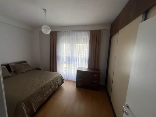 Jepet me qira apartament 1+1 , Kati 7 me ashensor, 600 Euro, ne Don Bosko