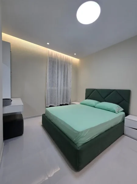 Tirane, jepet me qera apartament 1+1 Kati 5, 60 m² 450 € 