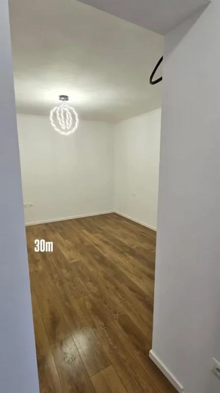 Tirane, shitet garsonier 1+1 Kati 1, 30 m² 87.000 € (Stadiumi Dinamo)