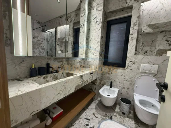 Tirane, jepet me qera apartament 1+1+Ballkon Kati 1, 80 m² 700 € (Oasis Residence)