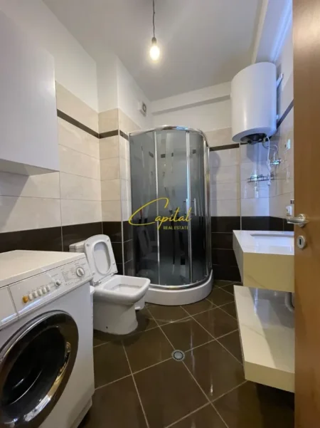 Tirane, jepet me qera apartament 1+1 Kati 5, 60 m² 650 € (KOMPLEKSI DELIJORGJI)