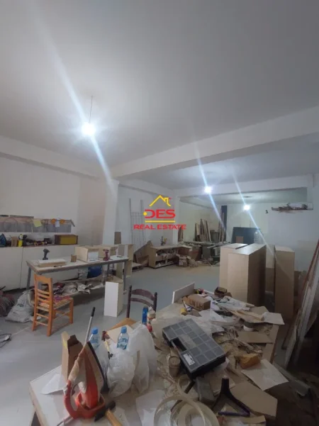 Vlore, shitet ambjent biznesi Kati 0, 86 m² 172.000 € (Rruga Gjergj Arianiti)