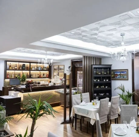 Tirane, jepet me qera bar-resorant Kati 0, 160 m² 3.500 € (STADIUMI DINAMO)