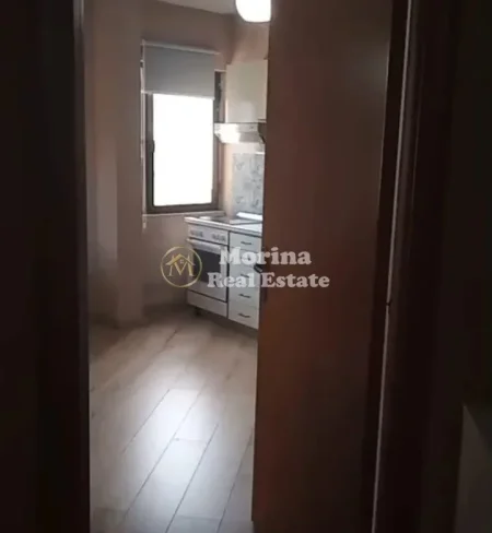 Tirane, jepet me qera apartament 1+1 Kati 4, 70 m² 550 € (Stacioni i Trenit)