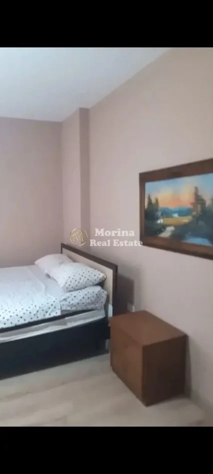 Tirane, jepet me qera apartament 1+1 Kati 4, 70 m² 550 € (Stacioni i Trenit)
