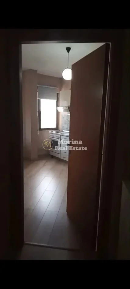 Tirane, jepet me qera apartament 1+1 Kati 4, 70 m² 550 € (Stacioni i Trenit)