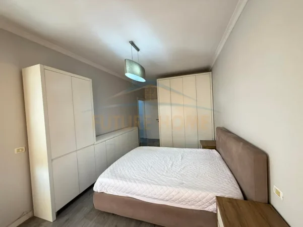 Tirane, jepet me qera apartament 2+1+Ballkon Kati 8, 104 m² 500 € (Astir)