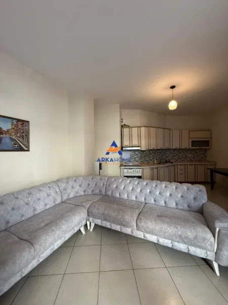 Tirane, jepet me qera apartament 1+1 Kati 4, 110 m² 400 € 