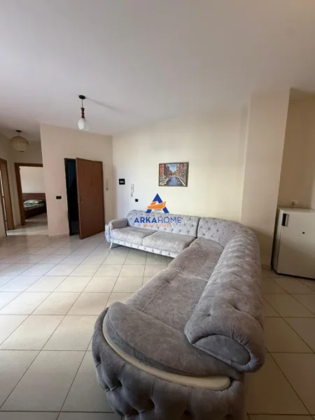 Tirane, jepet me qera apartament 1+1 Kati 4, 110 m² 400 € 