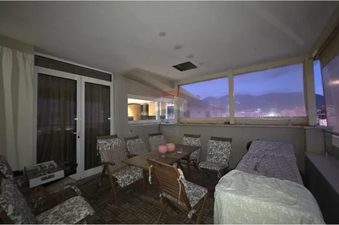 Tirane, shitet apartament 3+1+Ballkon , 185 m² 620.000 € 