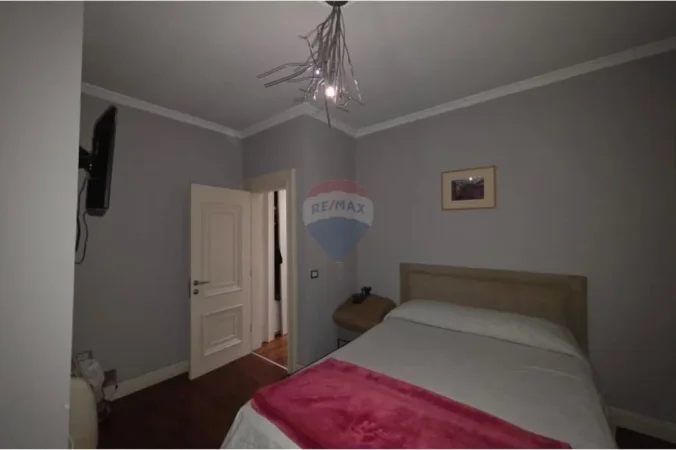Tirane, shitet apartament 3+1+Ballkon , 185 m² 620.000 € 