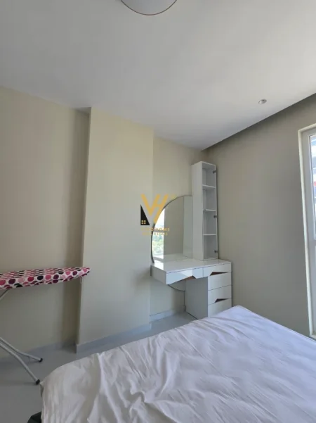 Tirane, jepet me qera apartament 1+1+Ballkon Kati 5, 57 m² 470 € (UNIVERS CITY)