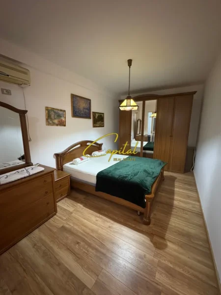 Tirane, jepet me qera apartament 1+1 Kati 1, 55 m² 450 € (21 DHJETORI)