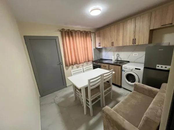 Tirane, jepet me qera apartament 1+1 Kati 0, 55 m² 400 € (QSUT)
