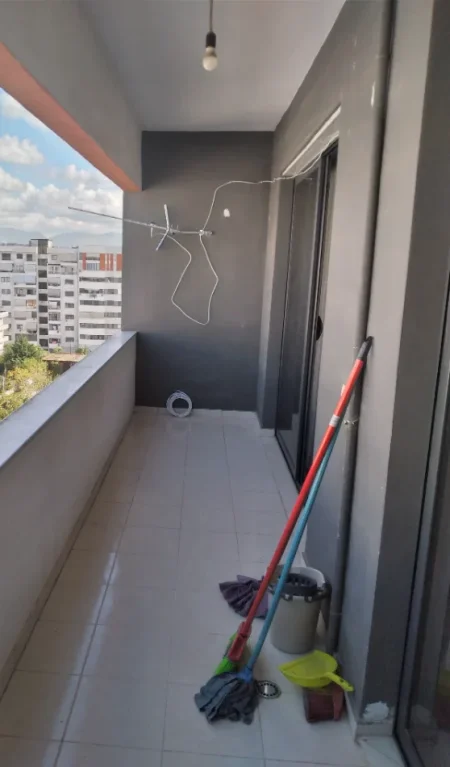 Tirane, jepet me qera apartament 1+1 Kati 7, 60 m² 400 € 