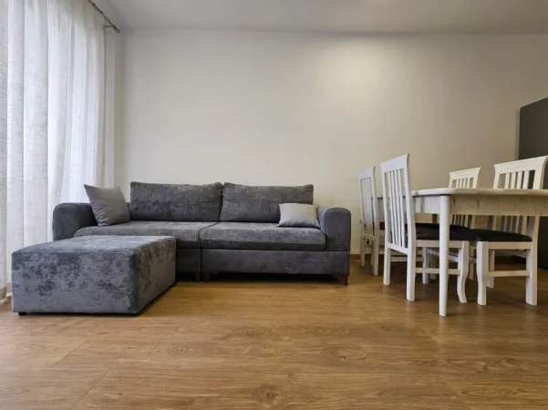 Tirane, jepet me qera apartament 2+1+Ballkon , 100 m² 750 € (Rruga Don Bosko)