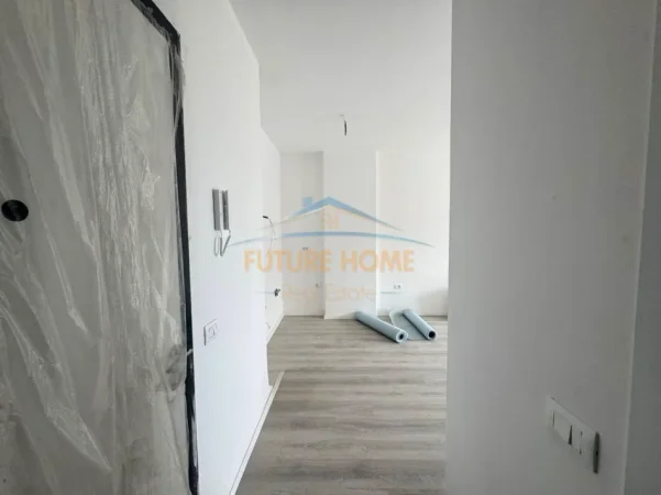Tirane, jepet me qera apartament 1+1 Kati 4, 61 m² 550 € (Kompleksi E-88, Rruga Dritan Hoxha)